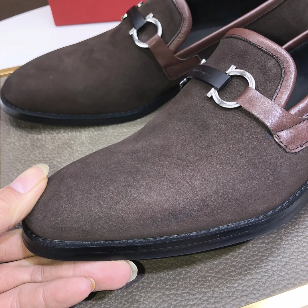 Men's shoes 💰540💰[Ferragamo/Ferragamo] (high-end Niuli) New 🍀 Ferragamo* - top version Ferragamo's classic formal leather shoes! Made of imported original cowhide, the inner top layer is comfortable cowhide lining! Original wear-resistant rubber outsole! High quality products! Code number 38-44!